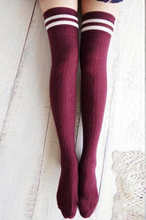 Gestreifte Overknee-Socken mit Webmuster
